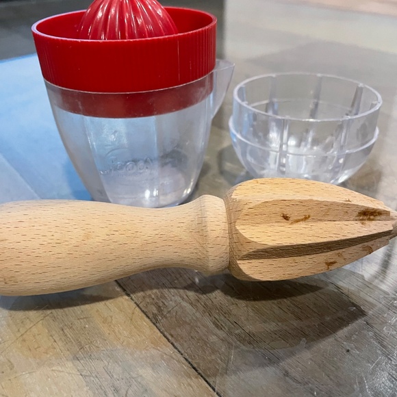 2-Piece Mixed Set of Juicers - Picture 8 of 8